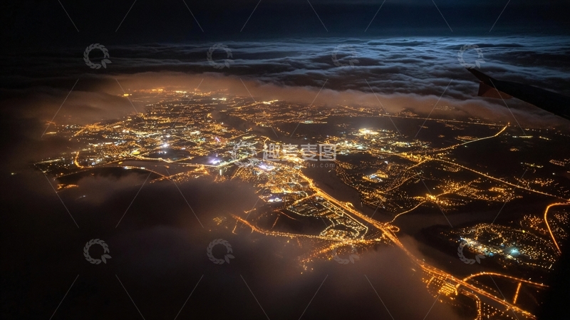 高清大图下载【趣麦麦图】高空俯瞰夜幕下的城市灯火与云层