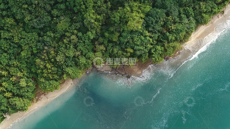 高清大图下载【趣麦麦图】热带海岸线俯瞰图绿树成荫碧海蓝天