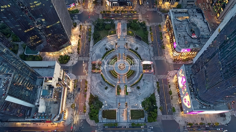 高清大图下载【趣麦麦图】城市中心广场俯瞰图夜晚灯光璀璨