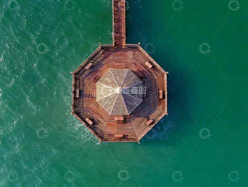 高清大图下载【趣麦麦图】俯瞰视角下的八角形水上亭台