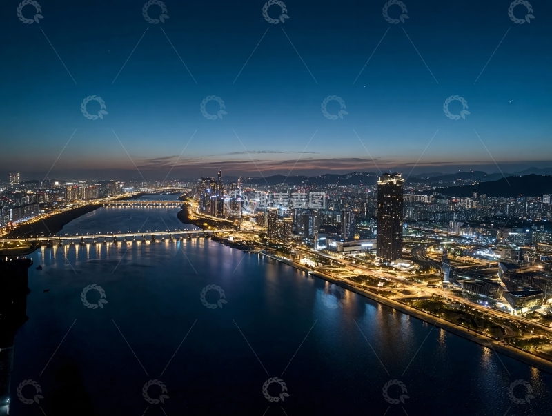 高清大图下载【趣麦麦图】夜幕下城市河流两岸灯火辉煌的全景