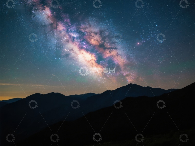 高清大图下载【趣麦麦图】银河横跨夜空，山峦剪影