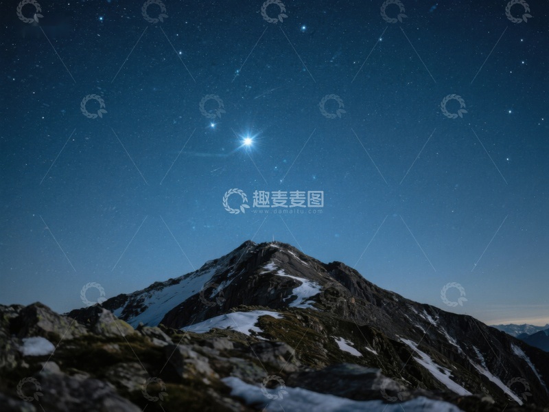高清大图下载【趣麦麦图】夜空星辰下的巍峨雪山