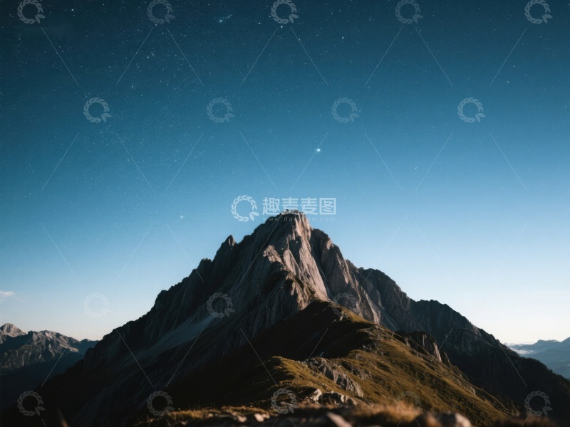 高清大图下载【趣麦麦图】夜空下的巍峨山峰