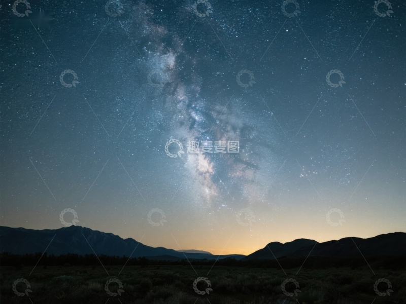高清大图下载【趣麦麦图】银河横跨夜空，山峦剪影