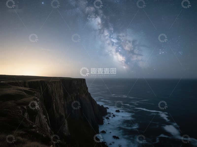 高清大图下载【趣麦麦图】夜空银河下的悬崖海岸