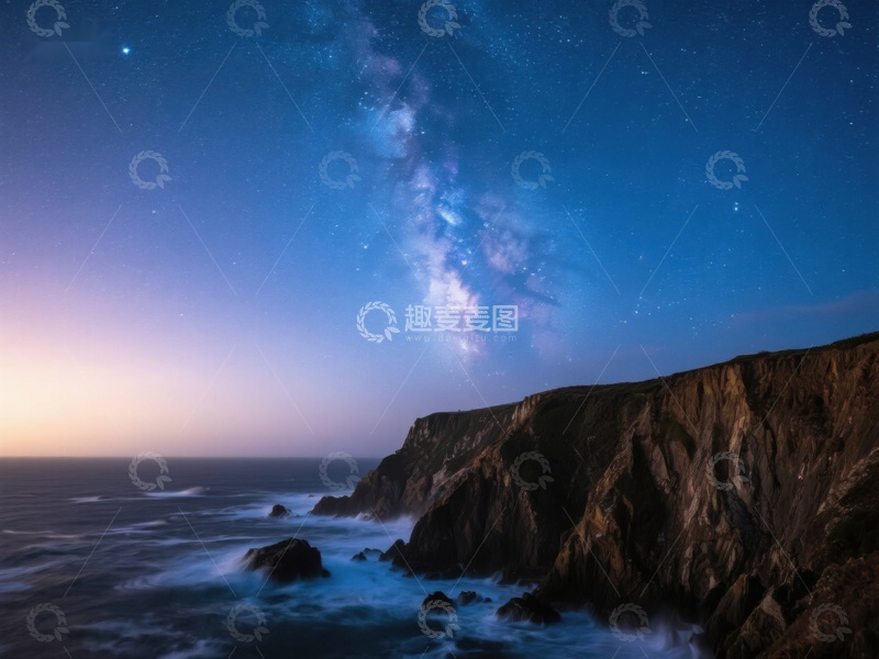 高清大图下载【趣麦麦图】夜空银河下的海岸悬崖