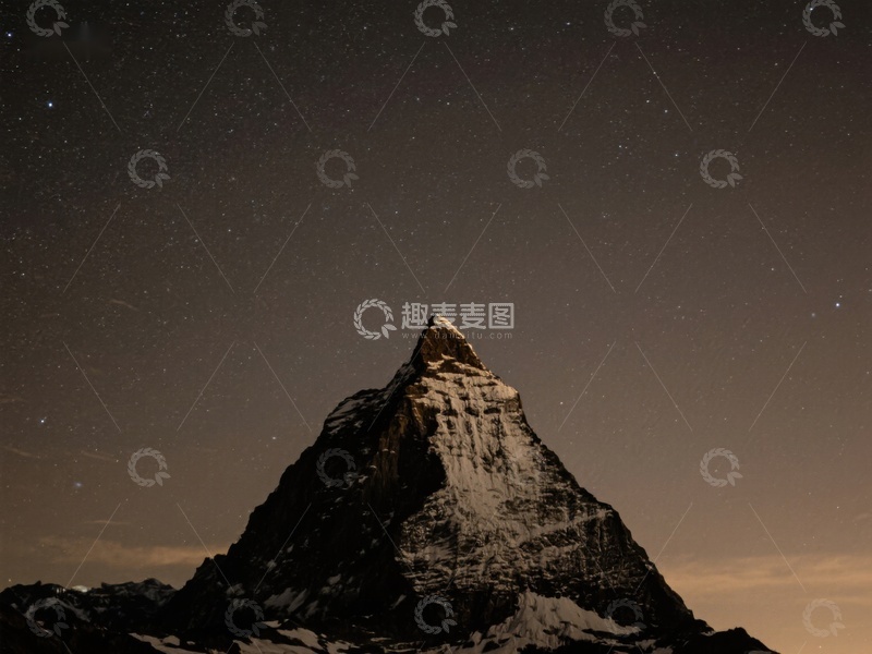 高清大图下载【趣麦麦图】夜空下的山峰剪影