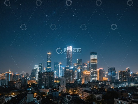 夜幕下的城市天际线