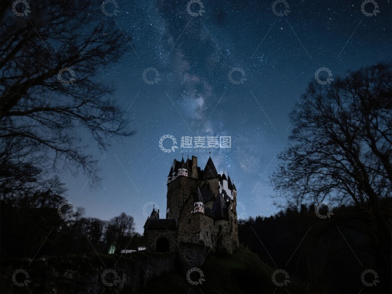 高清大图下载【趣麦麦图】夜空下的古堡与银河