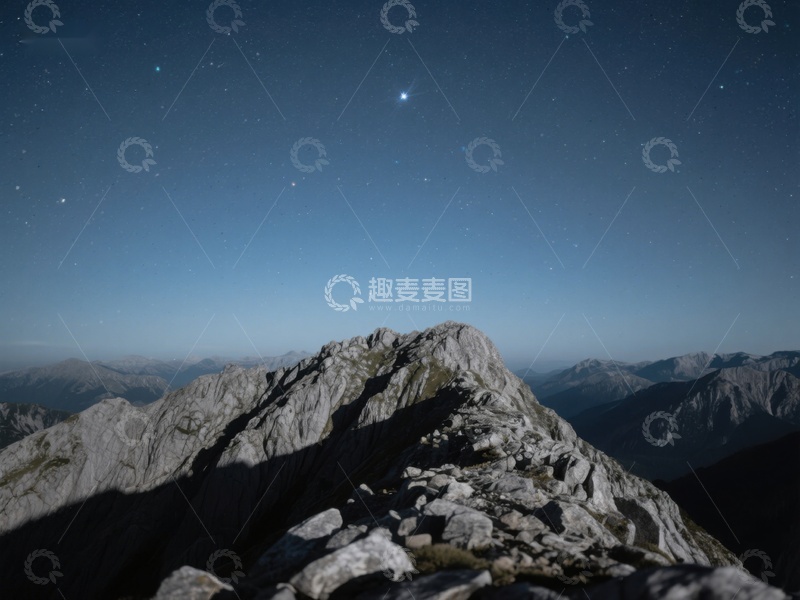 高清大图下载【趣麦麦图】夜空下的山峰剪影