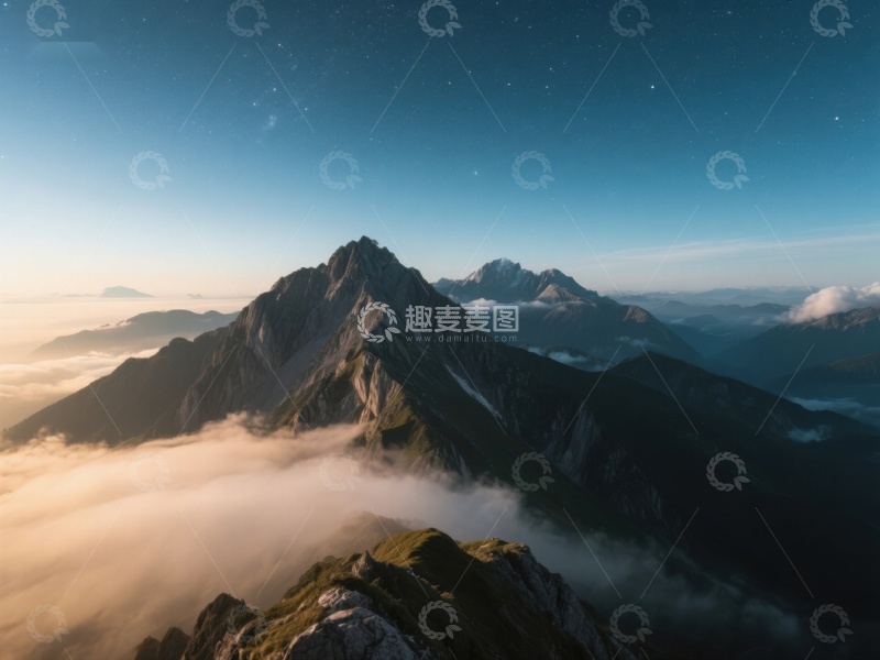 高清大图下载【趣麦麦图】云海之上，星夜山峰