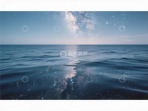 宁静海面与星空倒影