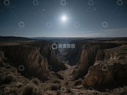 月光下的峡谷夜景