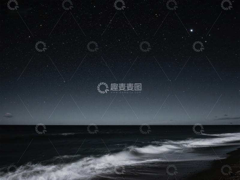 高清大图下载【趣麦麦图】夜空下的海浪轻拍沙滩