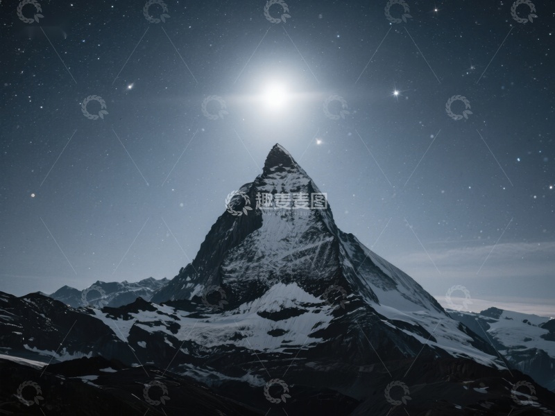 高清大图下载【趣麦麦图】夜空下的雄伟山峰