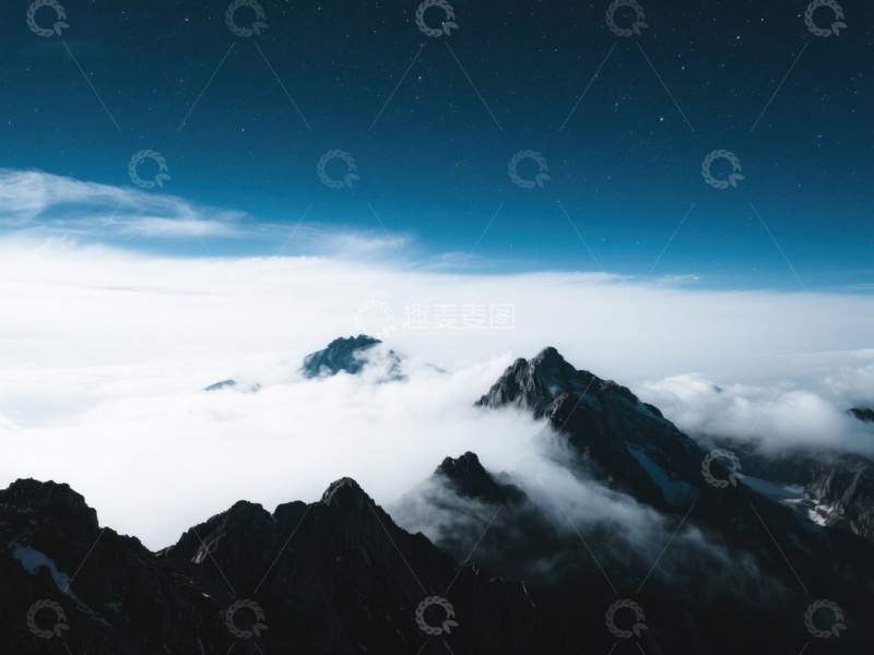 高清大图下载【趣麦麦图】夜空下的云海与山峰
