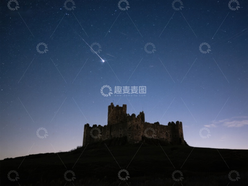 高清大图下载【趣麦麦图】夜空流星划过古堡剪影