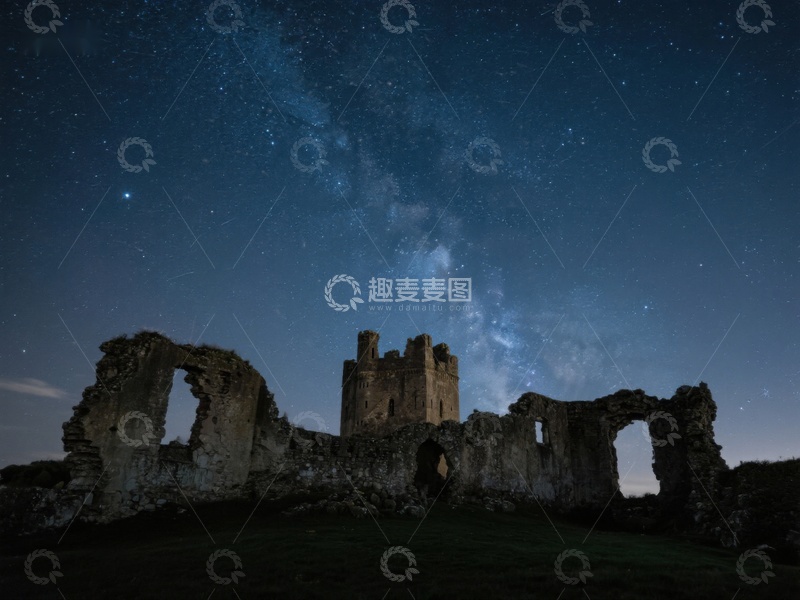 高清大图下载【趣麦麦图】星空下的古老城堡遗迹