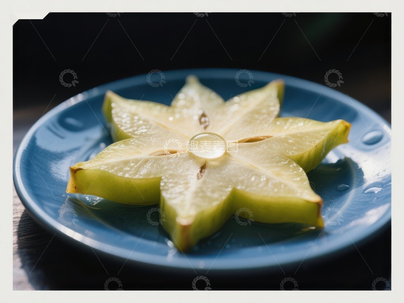 高清大图下载【趣麦麦图】切片杨桃置于蓝色盘中