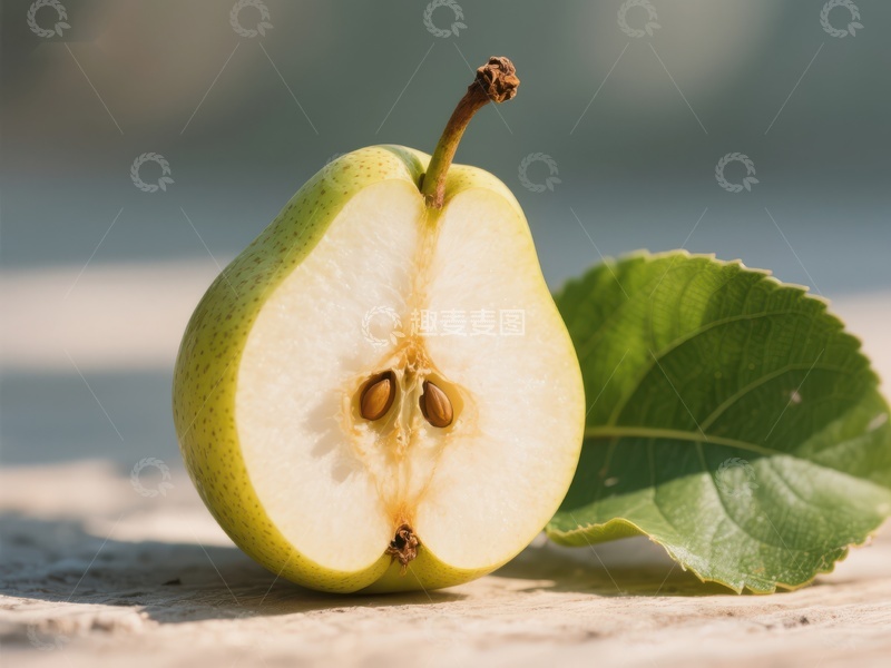 高清大图下载【趣麦麦图】切开的梨与绿叶