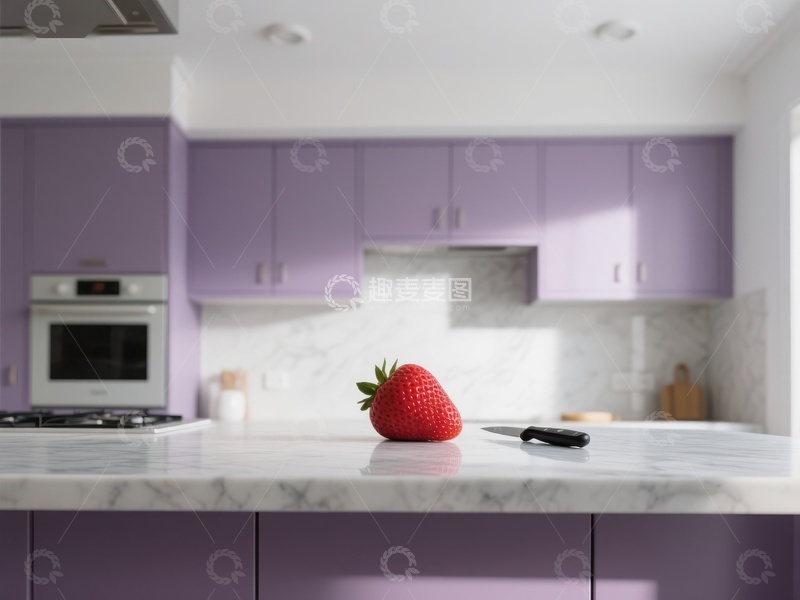 高清大图下载【趣麦麦图】紫色厨房中的草莓与刀具
