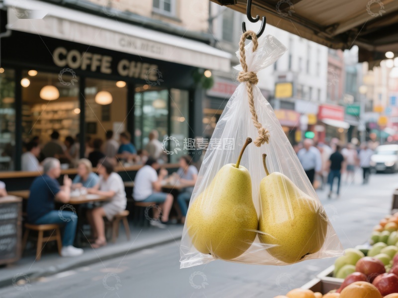 街头市场悬挂的梨子