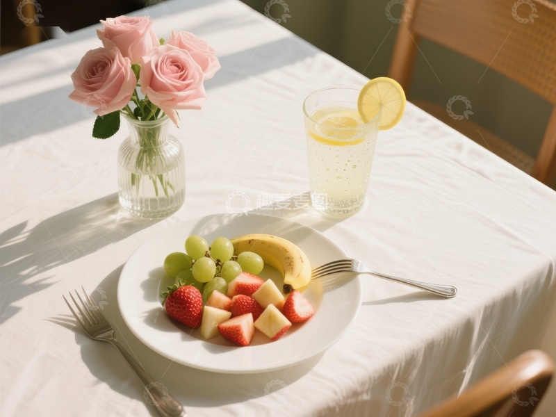 高清大图下载【趣麦麦图】清新早餐：水果拼盘与柠檬水