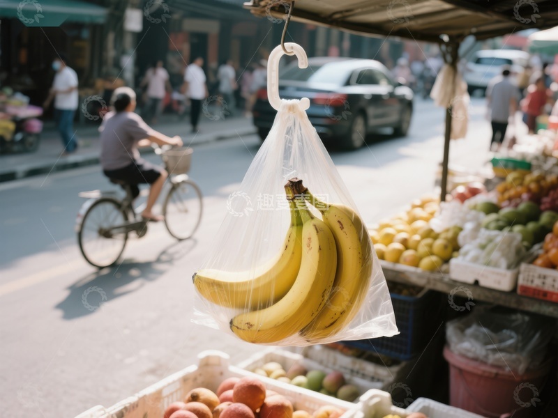 高清大图下载【趣麦麦图】市场摊位前悬挂的香蕉