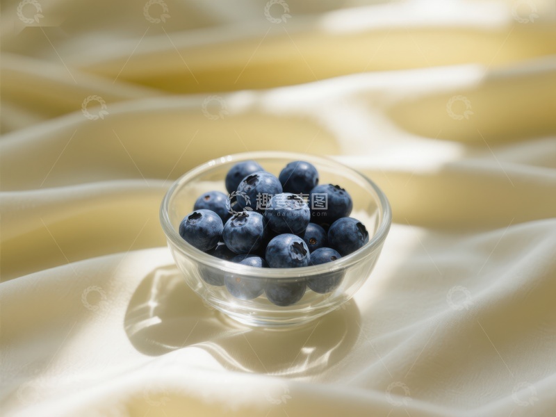高清大图下载【趣麦麦图】玻璃碗中的新鲜蓝莓