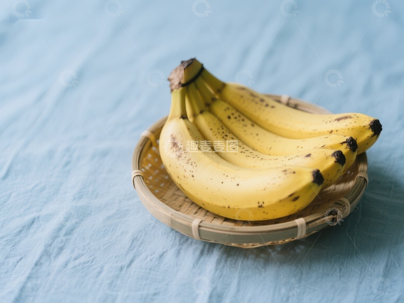 高清大图下载【趣麦麦图】新鲜香蕉置于竹篮中