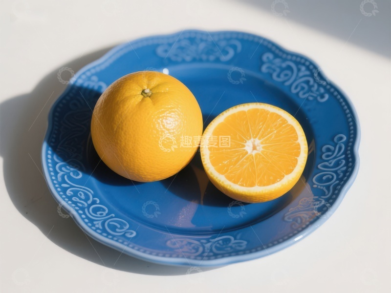 高清大图下载【趣麦麦图】蓝盘上的橙子与切片