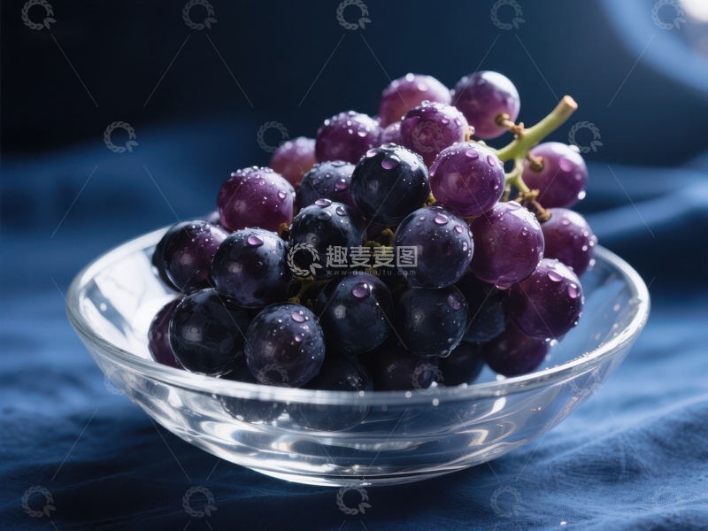 高清大图下载【趣麦麦图】透明碗中的紫葡萄