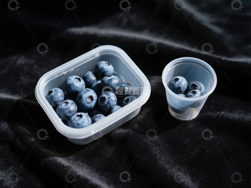 高清大图下载【趣麦麦图】蓝莓分装于透明容器中