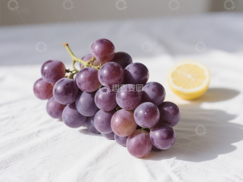 高清大图下载【趣麦麦图】新鲜葡萄与柠檬的静物组合