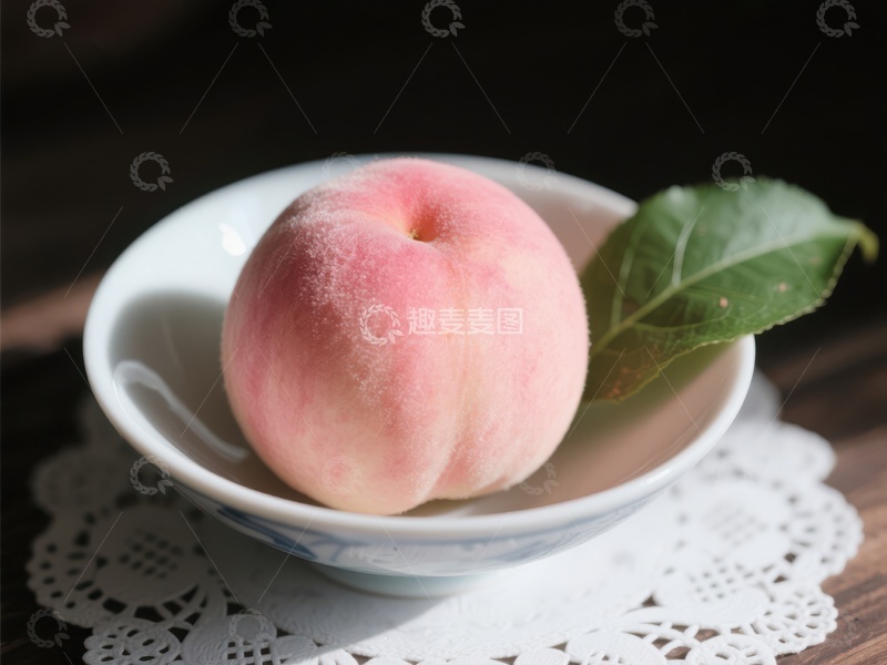 高清大图下载【趣麦麦图】碗中新鲜桃子与绿叶