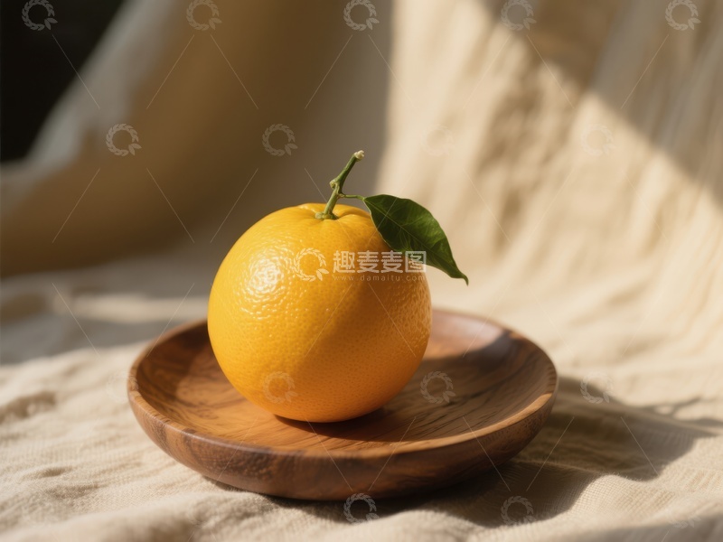 高清大图下载【趣麦麦图】橙子静置于木质盘中