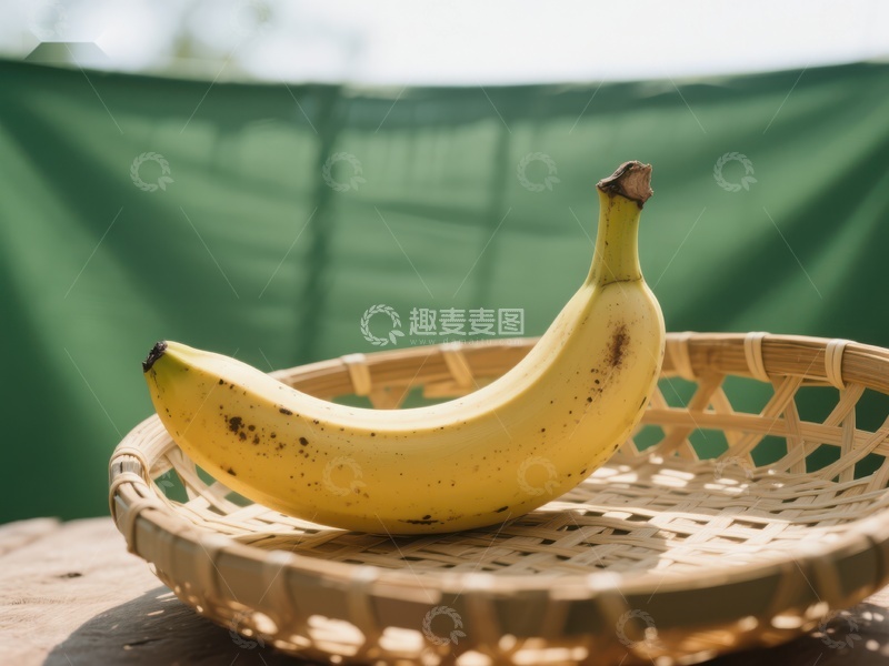 高清大图下载【趣麦麦图】香蕉置于竹篮，背景绿幕