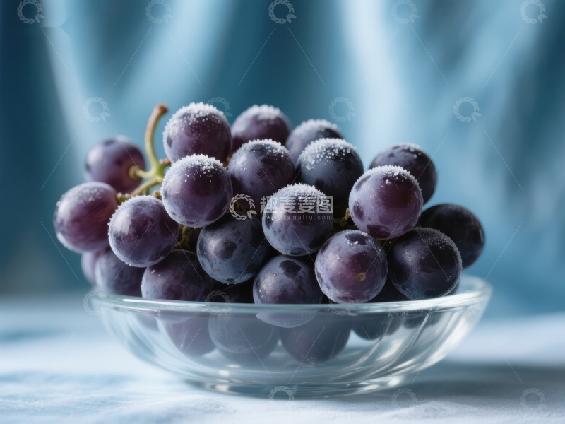 高清大图下载【趣麦麦图】透明碗中的紫葡萄