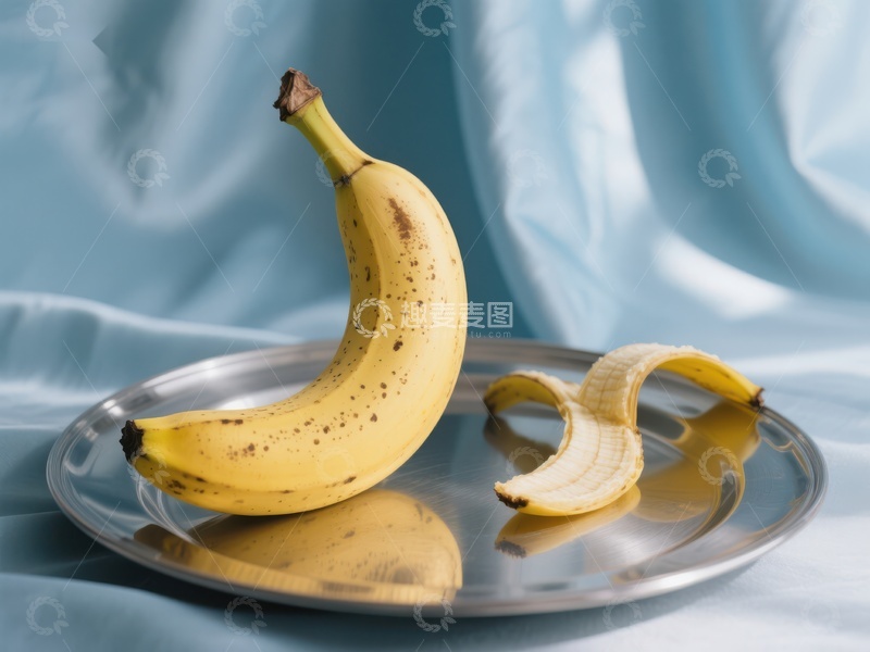 高清大图下载【趣麦麦图】盘中香蕉与果皮
