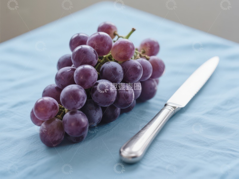 高清大图下载【趣麦麦图】葡萄与刀具静物摆放