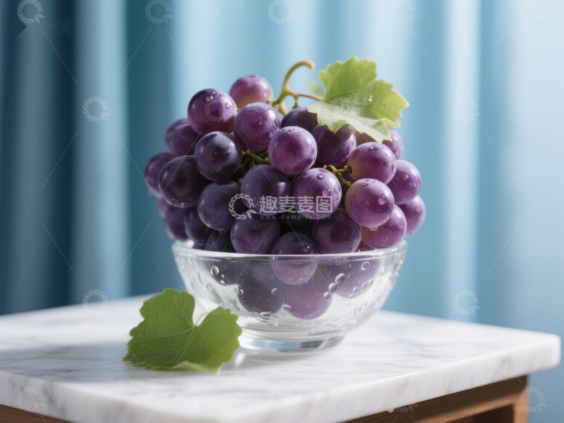 高清大图下载【趣麦麦图】紫葡萄盛于透明碗中