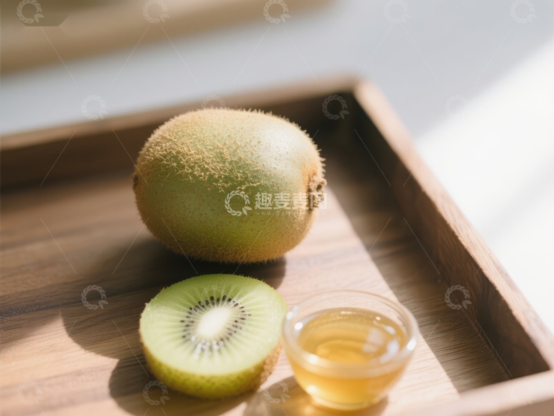 高清大图下载【趣麦麦图】新鲜猕猴桃与蜂蜜的静谧组合