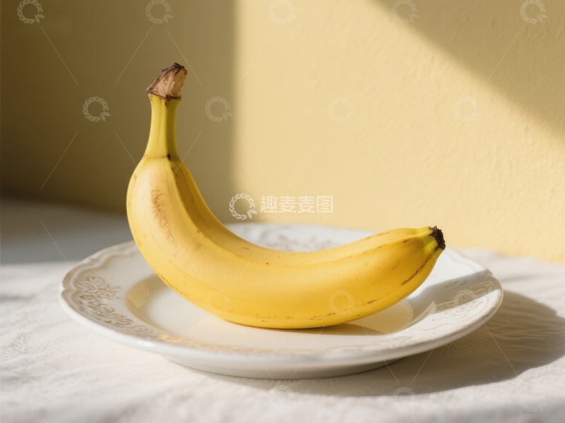 高清大图下载【趣麦麦图】盘上的单根香蕉
