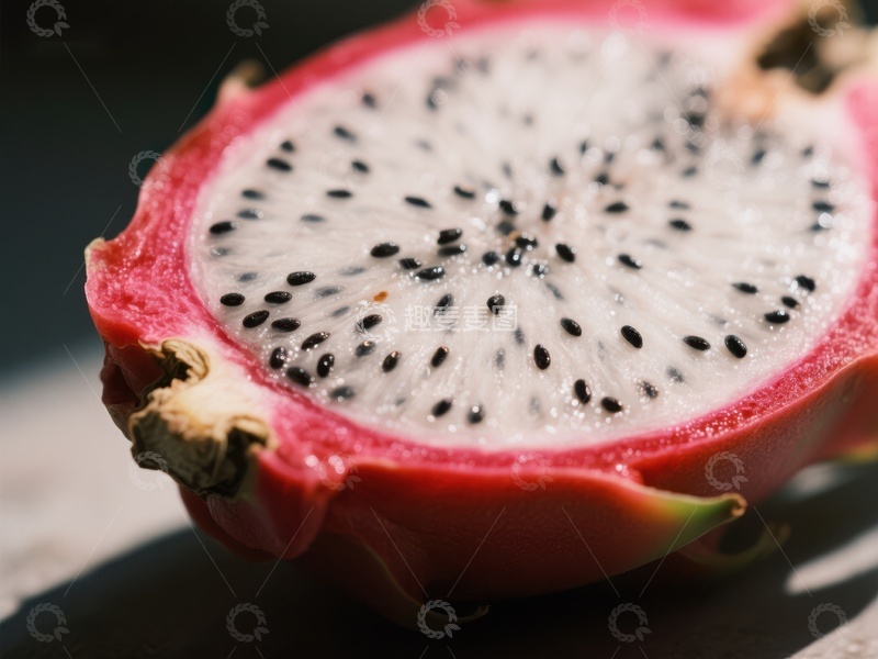 高清大图下载【趣麦麦图】切开的火龙果展示其独特纹理