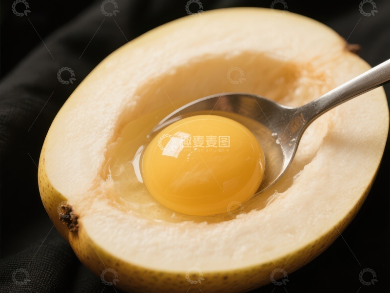 高清大图下载【趣麦麦图】勺子舀取果中蛋黄