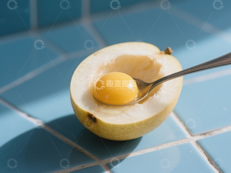 高清大图下载【趣麦麦图】-勺子舀取梨中蛋黄