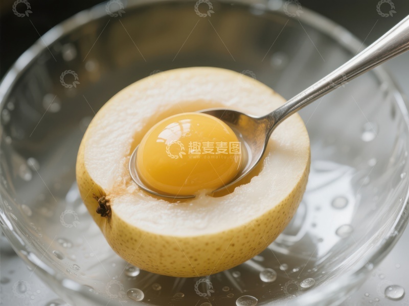 高清大图下载【趣麦麦图】-勺子舀取梨中蛋黄