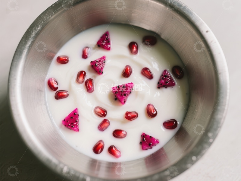 高清大图下载【趣麦麦图】酸奶配火龙果和石榴籽