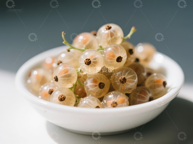 高清大图下载【趣麦麦图】透明白果盛于白色瓷碗